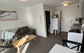 Unit 3, 1-Bedroom - lounge